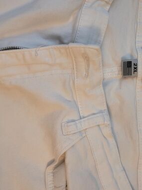 Judy Blue Ankle Cropped Pants in White With Fringe.
